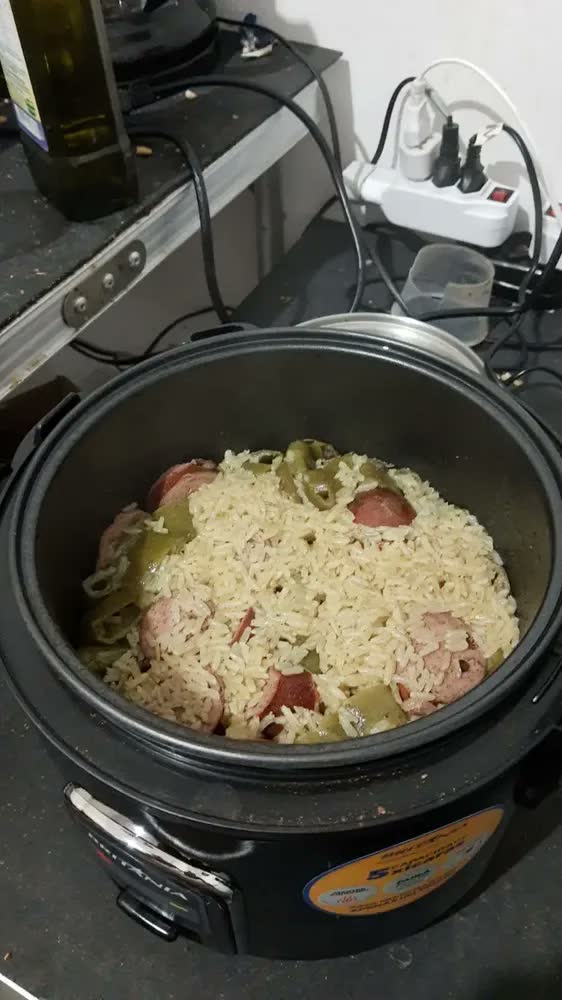 foto de Panela De Arroz Britânia Pa5 Prime Preta