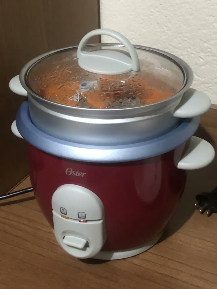 foto de Panela Elétrica De Arroz Facile Vermelha Oster