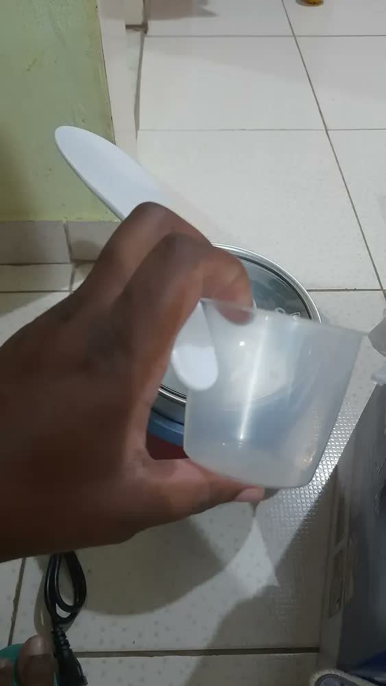foto de Panela Elétrica De Arroz Facile Vermelha Oster