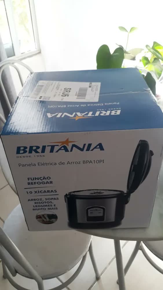 foto de Panela De Arroz Bpa10bi Inox Britânia 110v Branco Com Prata