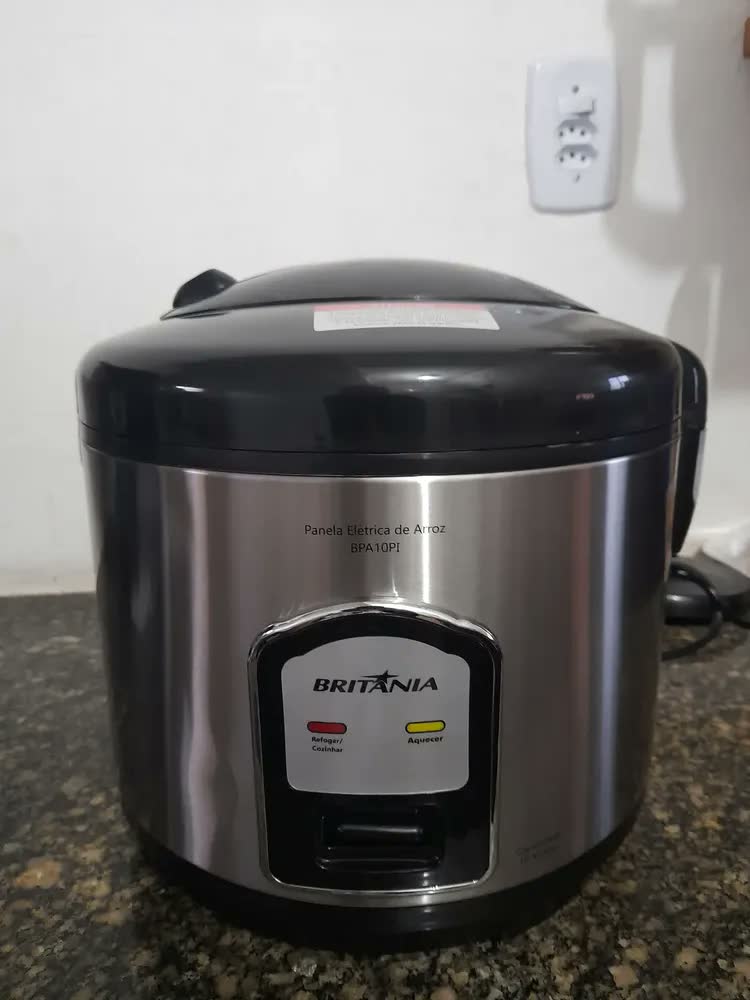 foto de Panela De Arroz Bpa10bi Inox Britânia 110v Branco Com Prata