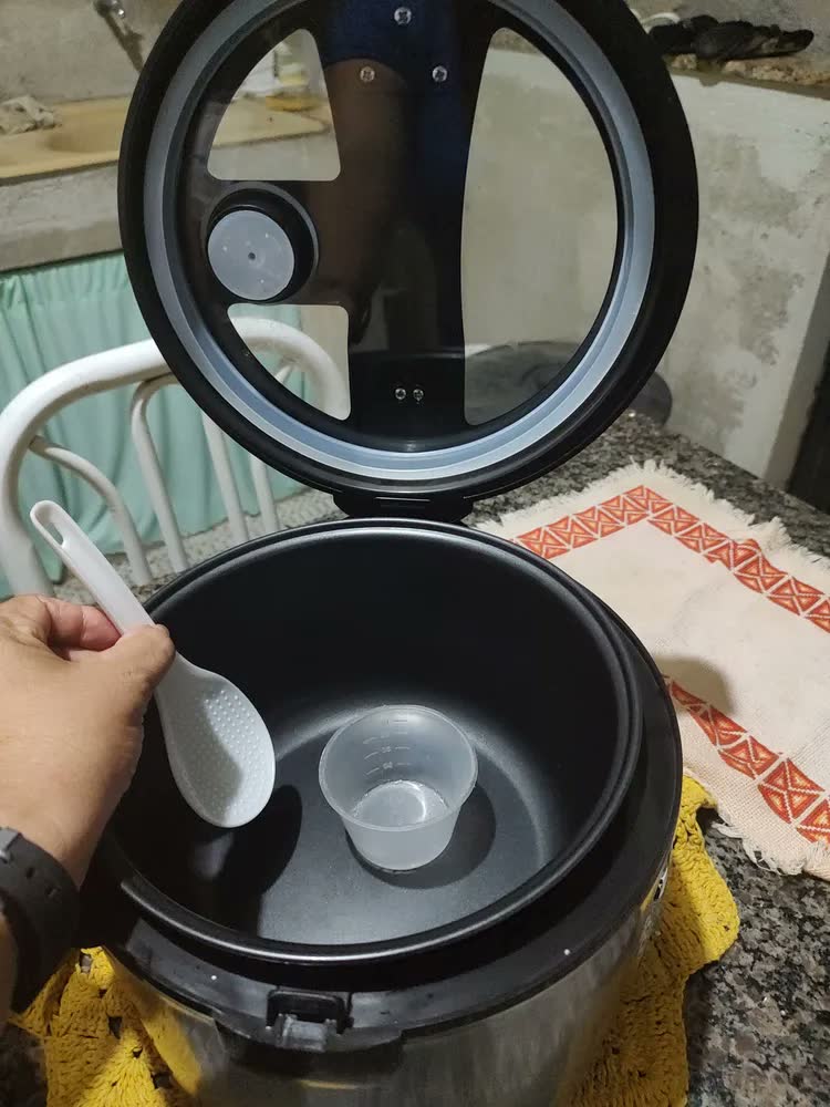 foto de Panela Elétrica de Arroz Agratto PAI10X com 10 Xícaras e Vapor