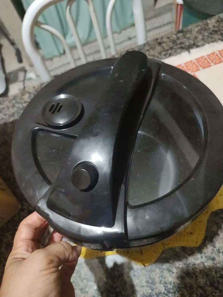 foto de Panela Elétrica de Arroz Agratto PAI10X com 10 Xícaras e Vapor