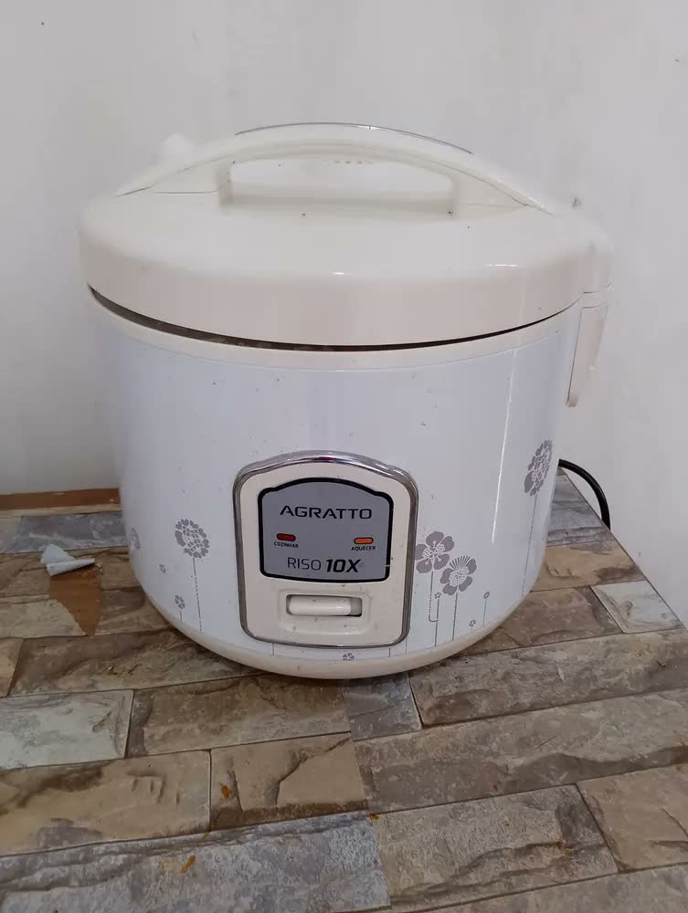 foto de Panela Agratto Riso PA10X-02 700W Elétrica Com Aquecimento Automático Cuba Antiaderente E Função Manter Aquecido Após O Preparo