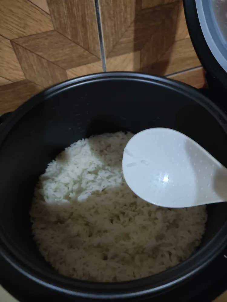 foto de Panela De Arroz Bpa10pi Xi75 10 Xícaras Britânia 110v Preto Com Prata