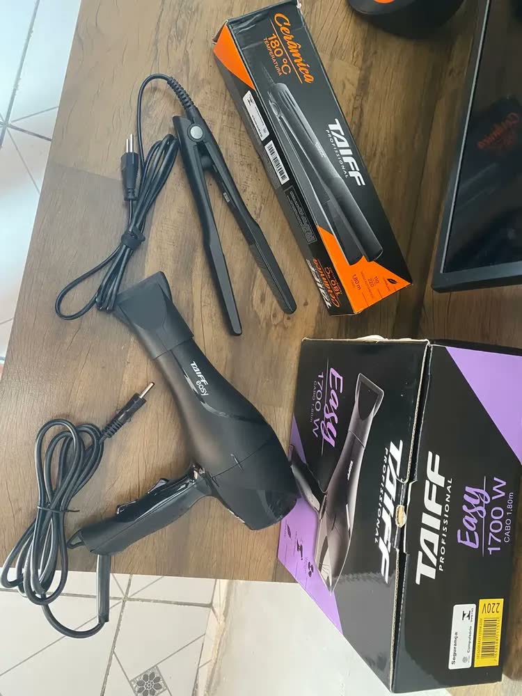 foto de Kit Chapinha 180º Cerâmica Secador 1700w Profissional Taiff
