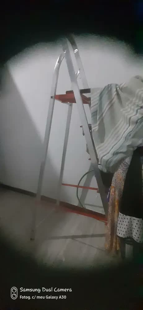 foto de Escada de alumínio tesoura 6 Degraus Domestica Botafogo Lar & Lazer ESC0065