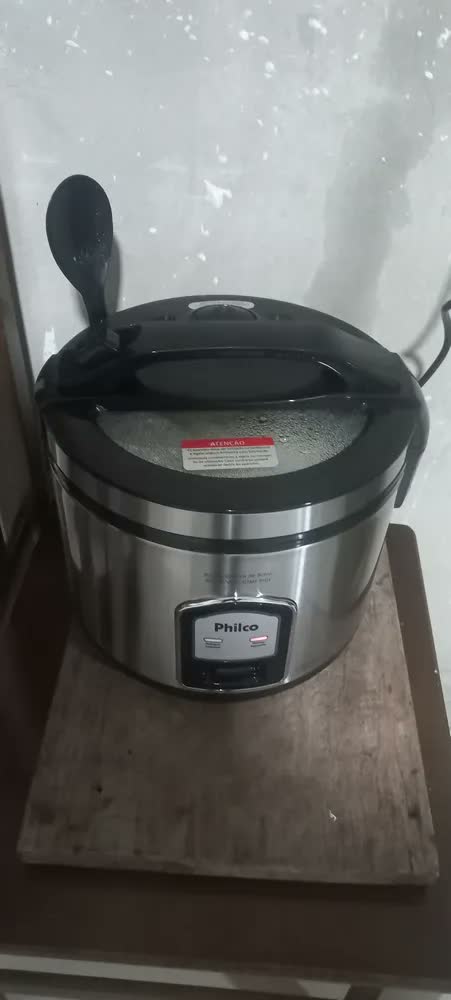 foto de Panela Elétrica De Arroz 10 Xícaras Inox Ppa10p Philco Preto