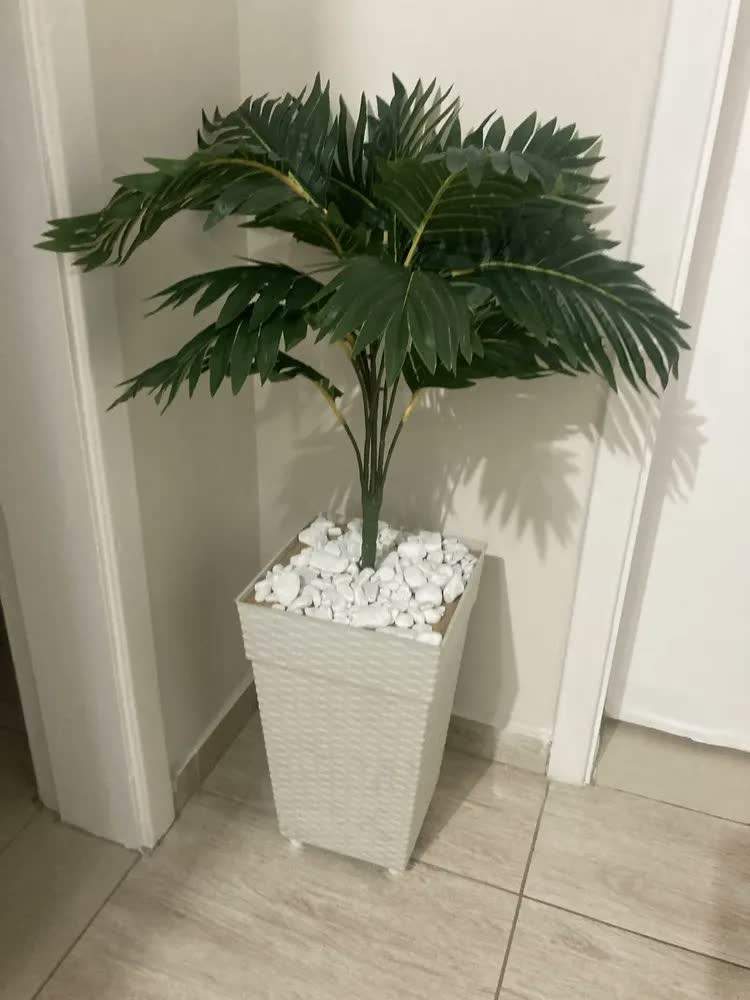 foto de Planta Artificial Palmeira Grande Sala Decoracao Com Vaso