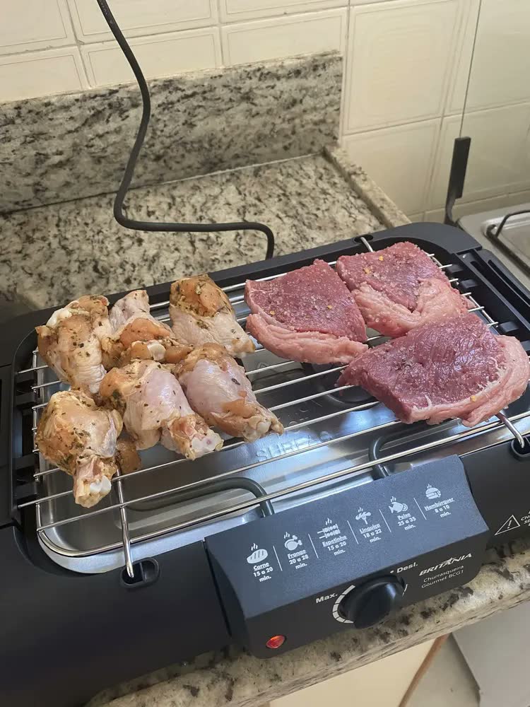 foto de Churrasqueira Gourmet Bcg1 1200w Britânia 110v Preto