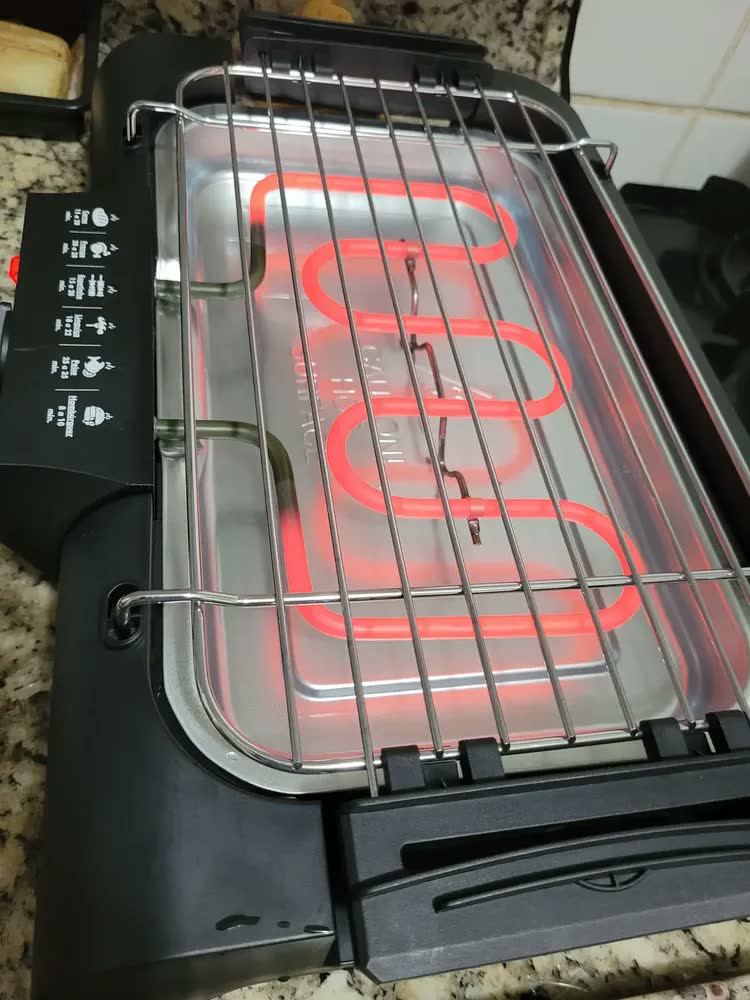 foto de Churrasqueira Gourmet Bcg1 1200w Britânia 110v Preto