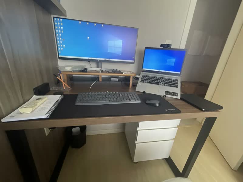 foto de Escrivaninha Mesa Secretária Kappesberg Frame 120cm Estilo Industrial Design Quarto Escritório Moderno Cor Munique