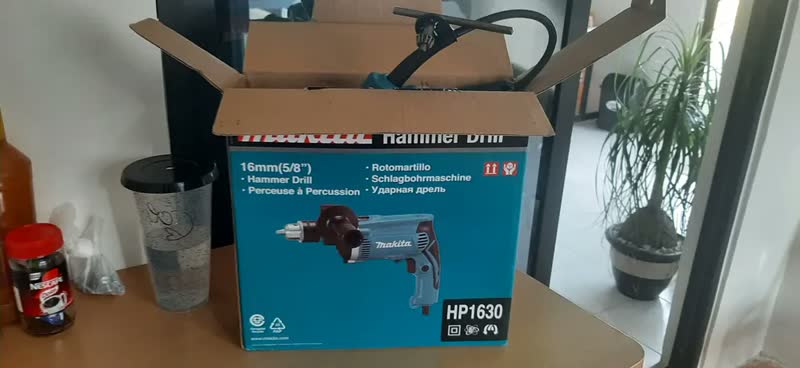 foto de Furadeira de impacto 1/2pol 710W HP1630 Makita