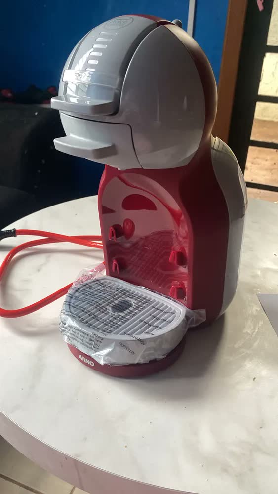 foto de Cafeteira Nescafé Dolce Gusto Mini Me Preta 110v