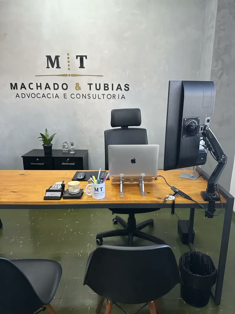 foto de Suporte Articulado de Mesa F80N com Pistão a Gás para Monitores de 17'' a 35'' Ergonômico