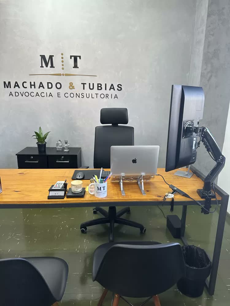 foto de Suporte Articulado de Mesa F80N com Pistão a Gás para Monitores de 17'' a 35'' Ergonômico