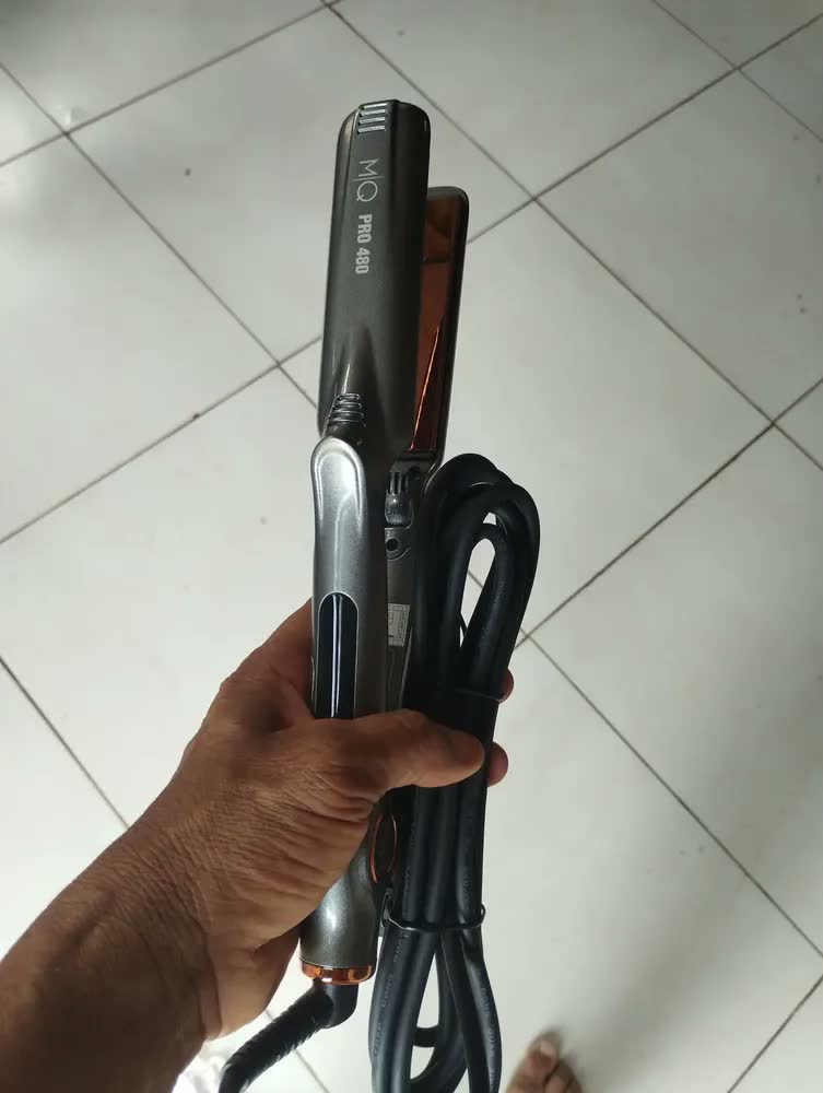 foto de Chapinha De Cabelo Mq Professional Titanium Pro 480 Cor Chumbo