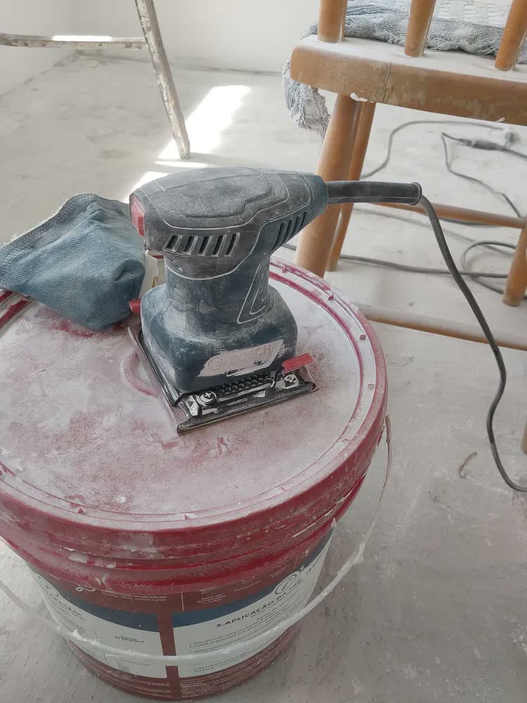foto de Lixadeira Profissional Orbital Bosch Professional Gss 140 Azul 127v