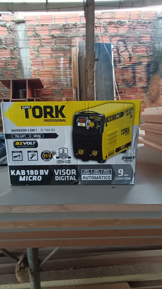 foto de Maquina De Solda Inversora Kab 180 Micro Mma Tig Tork Cor Amarelo Frequência 50/60 Hz