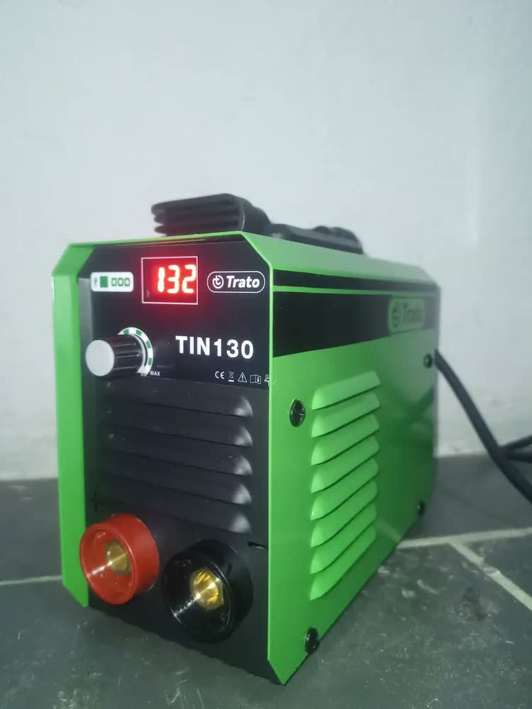 foto de Máquina de Solda Inversora MMA Trato TIN130 130A 220V Tecnologia IGBT Leve e Eficiente