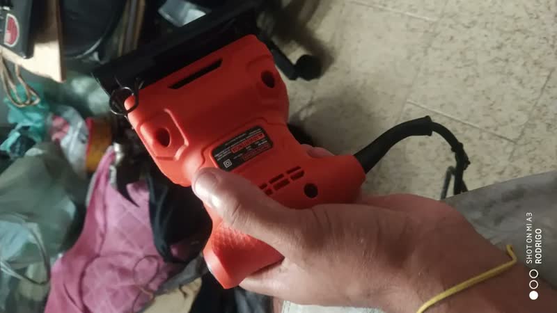 foto de Lixadeira Orbital Elétrica Black Decker, Modelo BS200