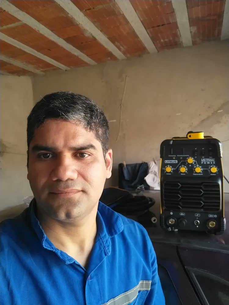 foto de Máquina de solda inverter Lynus LIS-250AL Power amarela e preta 50Hz/60Hz