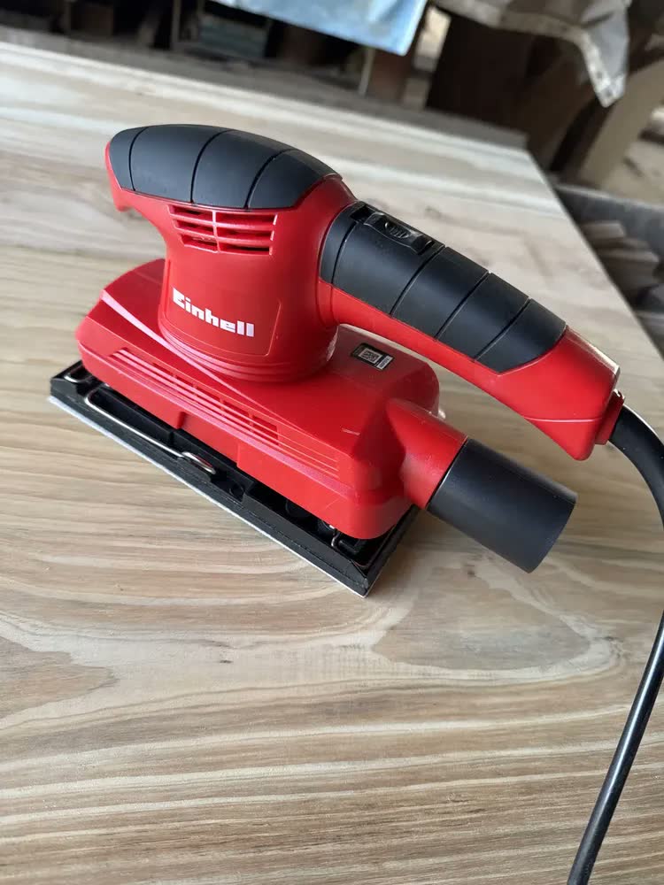 foto de Lixadeira Orbital Einhell TC-OS 1520