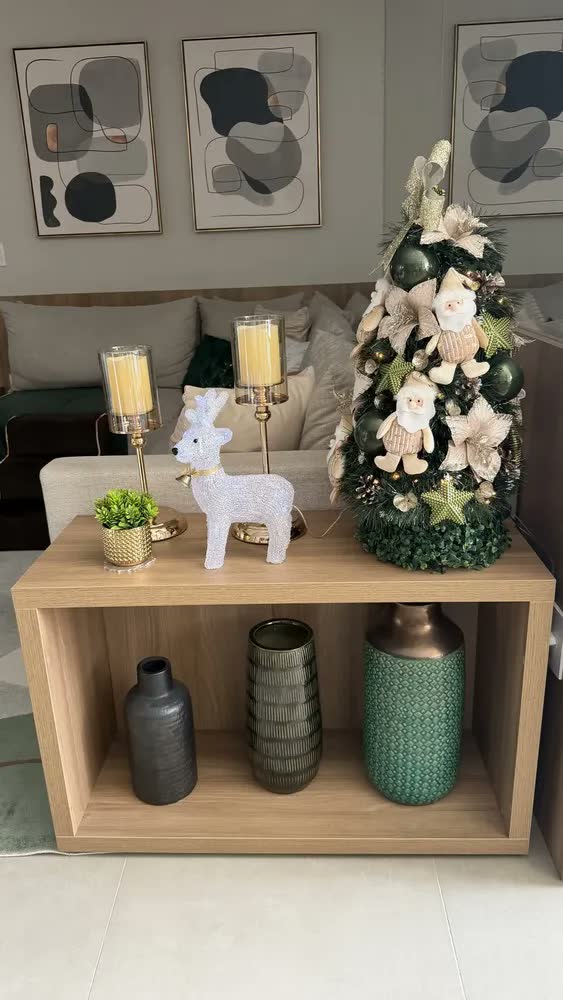 foto de Conjunto De Vasos De Cerâmica Dourados Com Planta