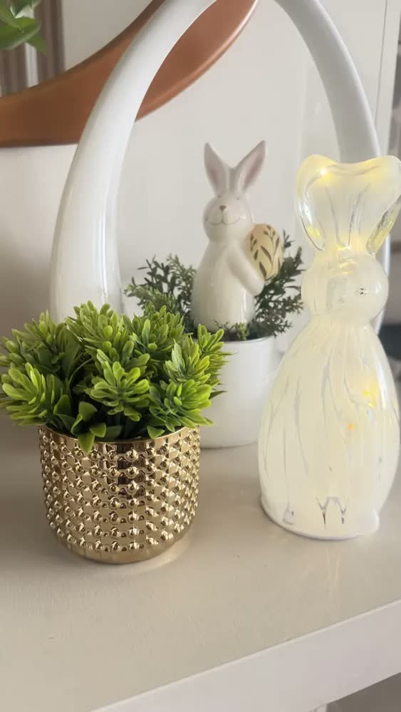 foto de Conjunto De Vasos De Cerâmica Dourados Com Planta