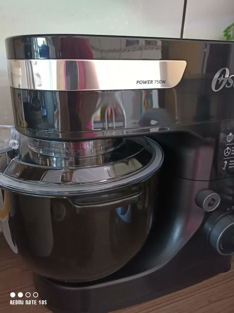 foto de Batedeira Planetária Obat610 Preta Oster