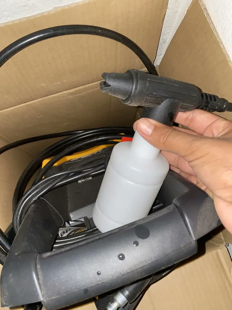 foto de Lavadora de Alta Pressão WAP Líder 2200 1750W de Potência 1800PSI com Aplicador de Detergente