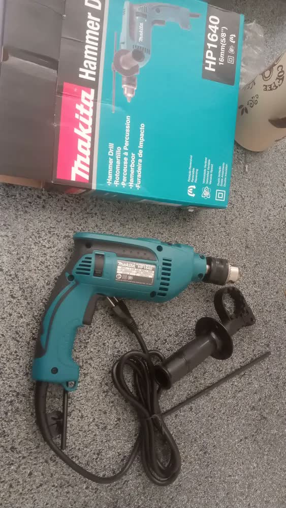 foto de Furadeira de Impacto Makita 220V 760W HP1640 Azul-turquesa