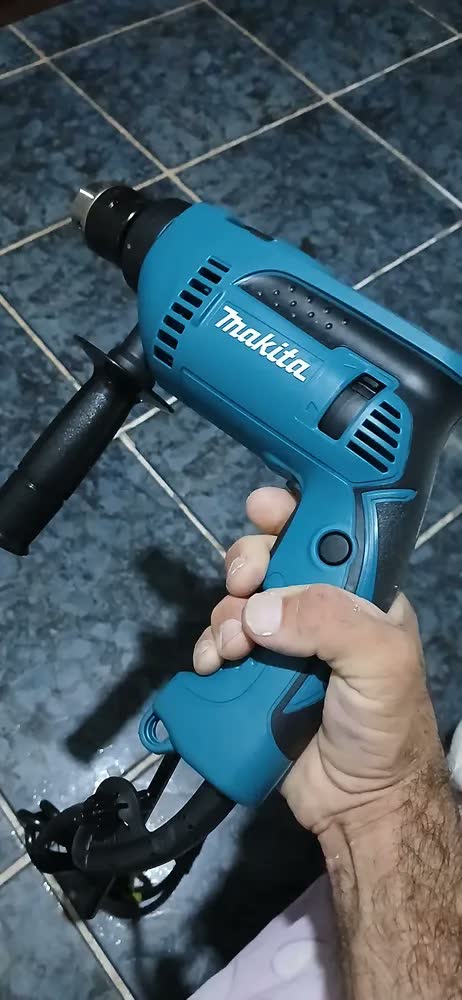 foto de Furadeira de Impacto Makita 220V 760W HP1640 Azul-turquesa