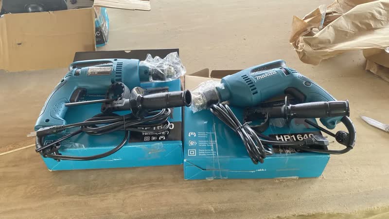 foto de Furadeira de Impacto Makita 220V 760W HP1640 Azul-turquesa