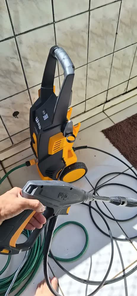 foto de Lavadora de Alta Pressão WAP Premier 2600 2000PSI 1800W com Aplicador de Detergente
