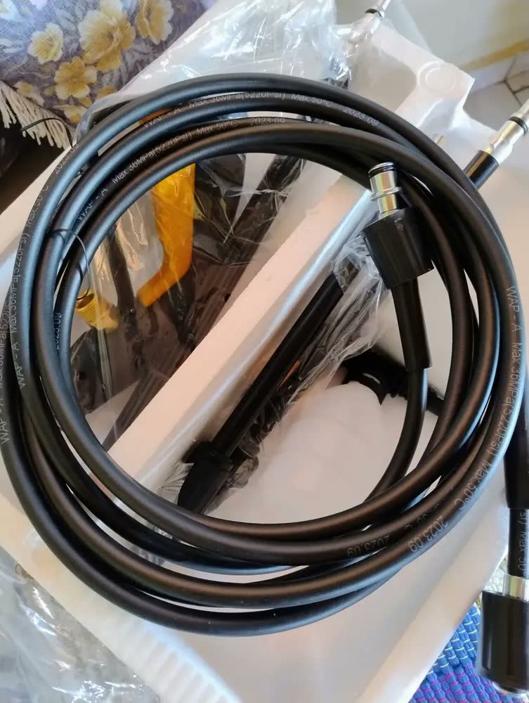 foto de Lavadora de Alta Pressão WAP Bravo 2550 1700W Motor de Indução Amarela e Preta