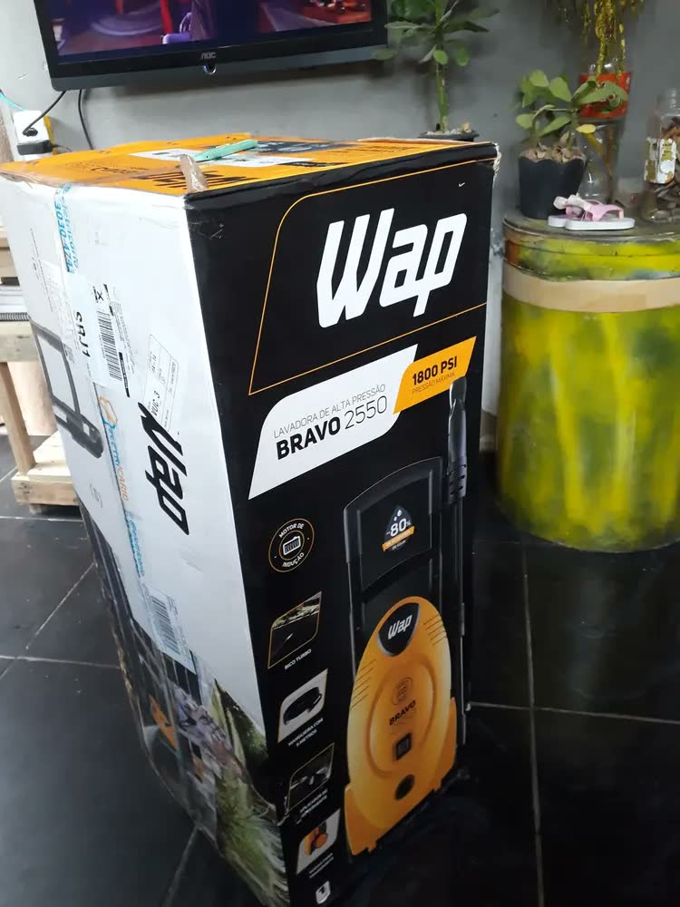 foto de Lavadora de Alta Pressão WAP Bravo 2550 1700W Motor de Indução Amarela e Preta