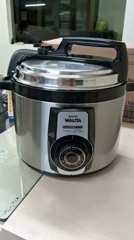 foto de Panela De Pressão Elétrica Walita Daily Philips Ri3103 Metal Cor Preto/Prata Frequência 60 Hz