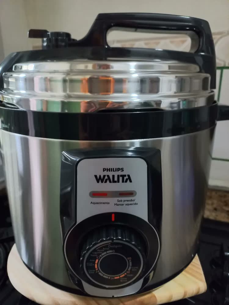 foto de Panela De Pressão Elétrica Walita Daily Philips Ri3103 Metal Cor Preto/Prata Frequência 60 Hz