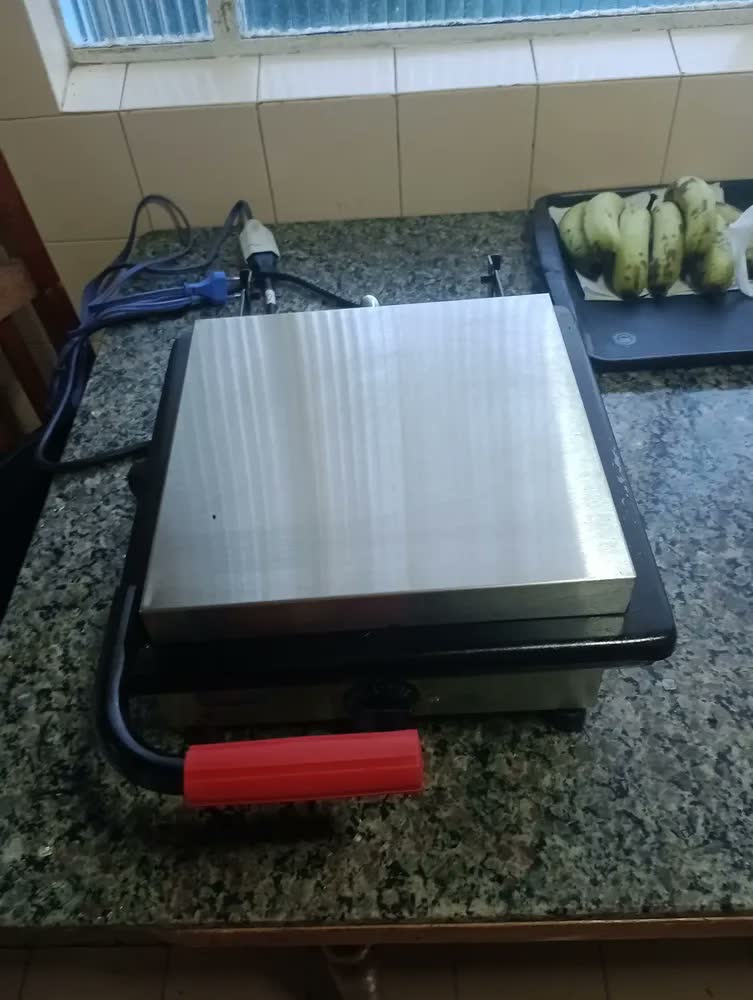 foto de Churrasqueira Elétrica Progás PR350 E Stainless Steel 1600W