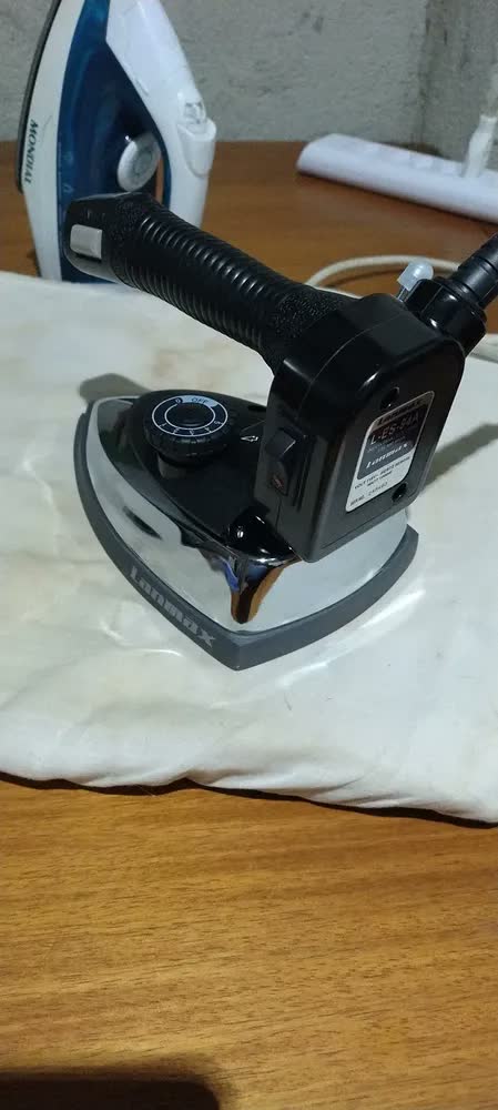 foto de Ferro de passar a vapor ES-94A 1000W Lanmax