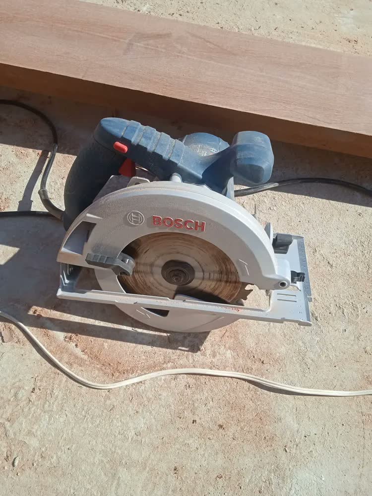 foto de Serra circular elétrica Bosch Professional GKS 20-65 184mm 2kW azul