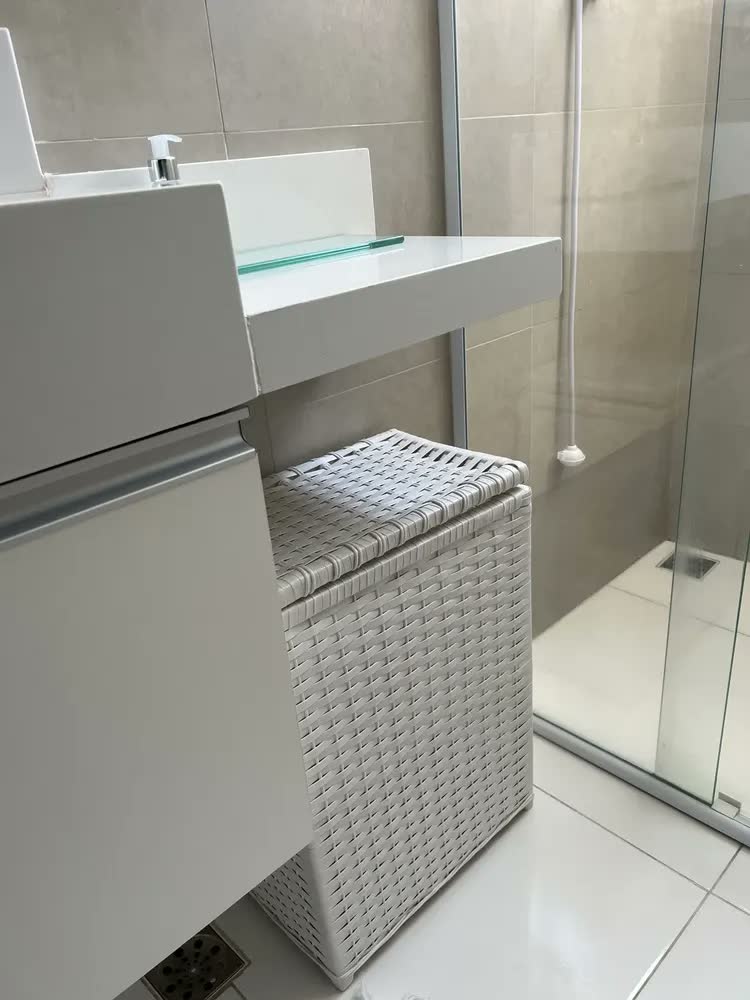 foto de Roupeiro Cesto Roupa Suja Caixa Organizadora 45lts 40x25x55