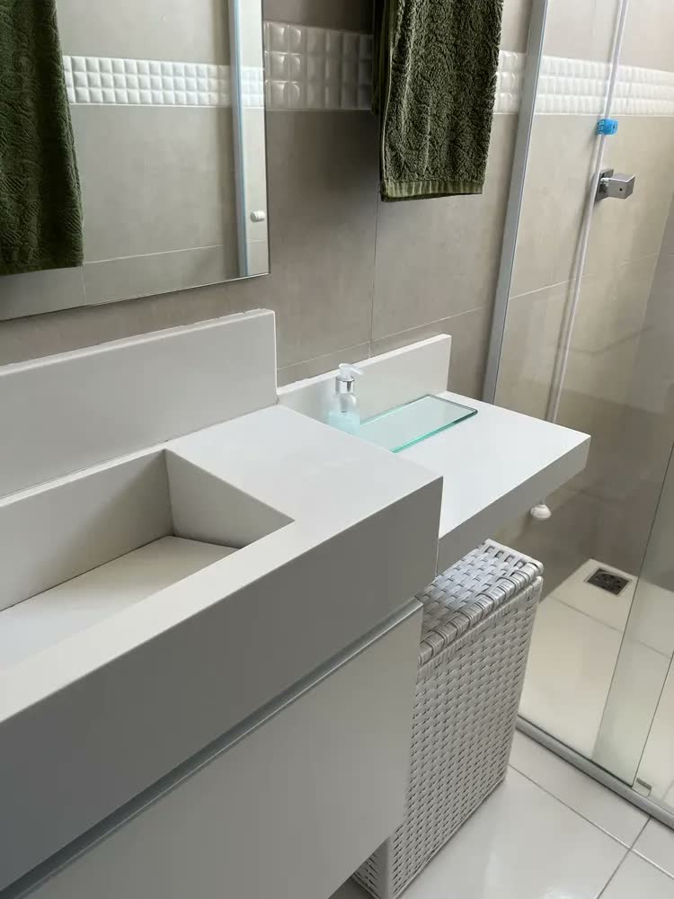 foto de Roupeiro Cesto Roupa Suja Caixa Organizadora 45lts 40x25x55