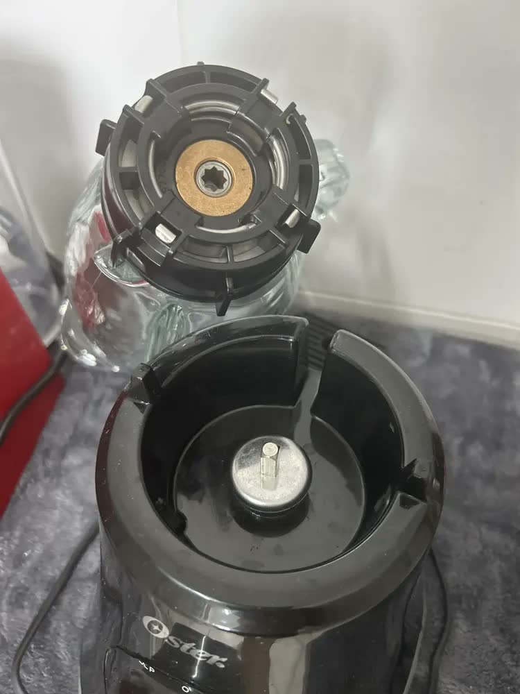 foto de Liquidificador Super Chef 750w 1,25L Vermelho Oster