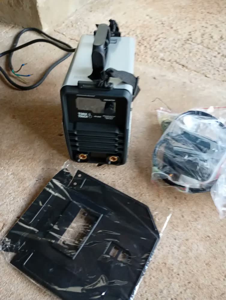 foto de Maquina De Solda Inversora Tig Mma 300 Amp Touch ITE-12300 Vrd Super Tork Cor Cinza claro Frequência 50 Hz/60 Hz