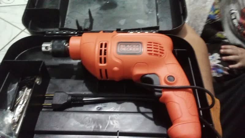 foto de Furadeira Impacto 10mm Black+Decker TM500KB9 500W + accesorios com maleta de transporte 60Hz