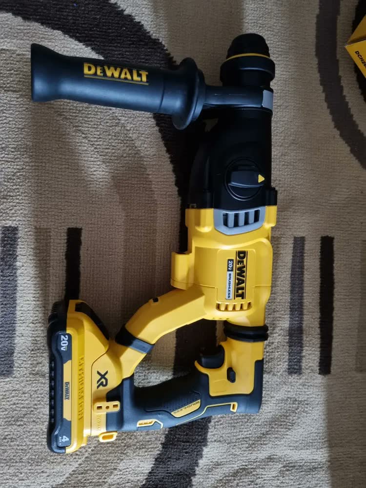 foto de Martelete Perfurador e Rompedor Dewalt Modelo DCH263B