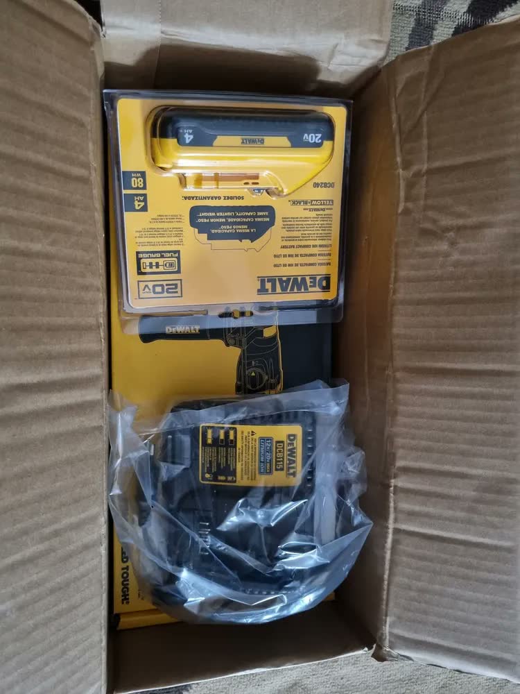 foto de Martelete Perfurador e Rompedor Dewalt Modelo DCH263B