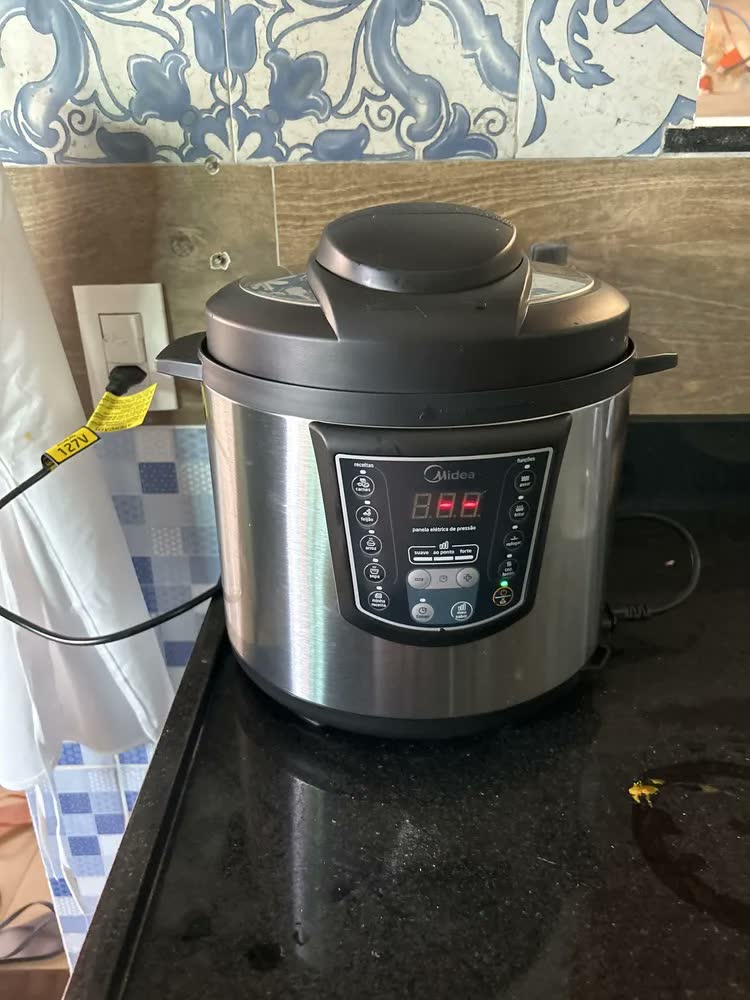 foto de Panela de Pressão Elétrica 6 L Digital Inox Midea
